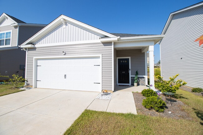 Foto del edificio - 410 Middlebury Ln