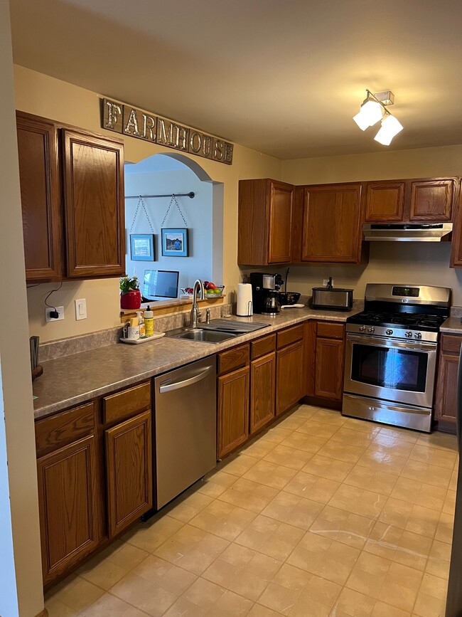 Kitchen - 1312 Jenna Dr