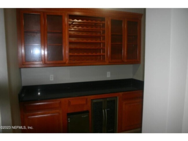 Foto del edificio - Beautiful, spacious 5/3 home