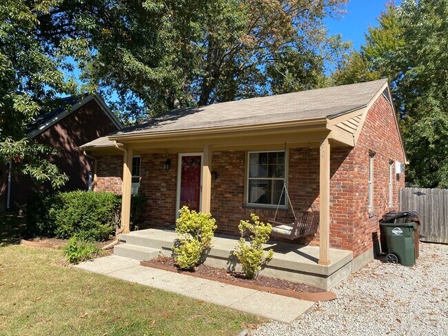 Building Photo - Cute 2 Bedroom home in St Matthews
