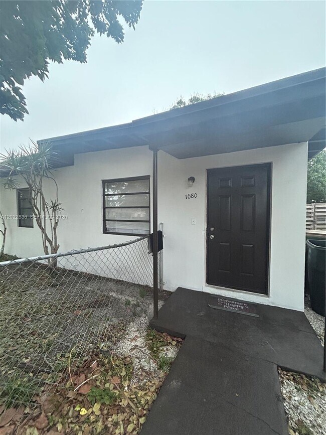 Foto del edificio - 1080 NW 121st St