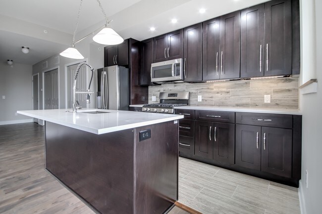 Photo of a similar property - 1215 N 25th St
