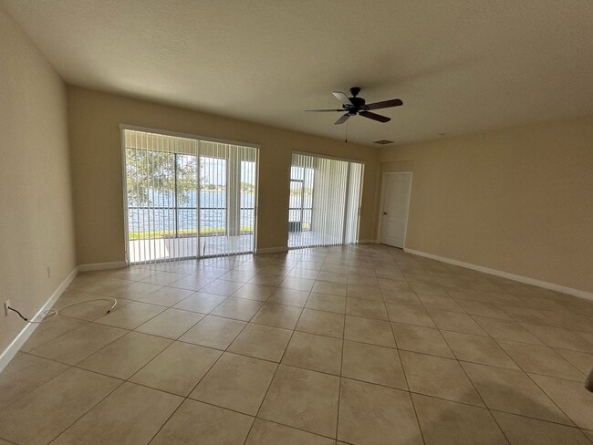 Building Photo - Single Family House for Rent