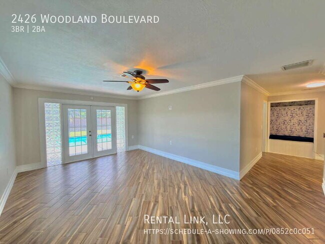 Foto del edificio - 2426 Woodland Blvd