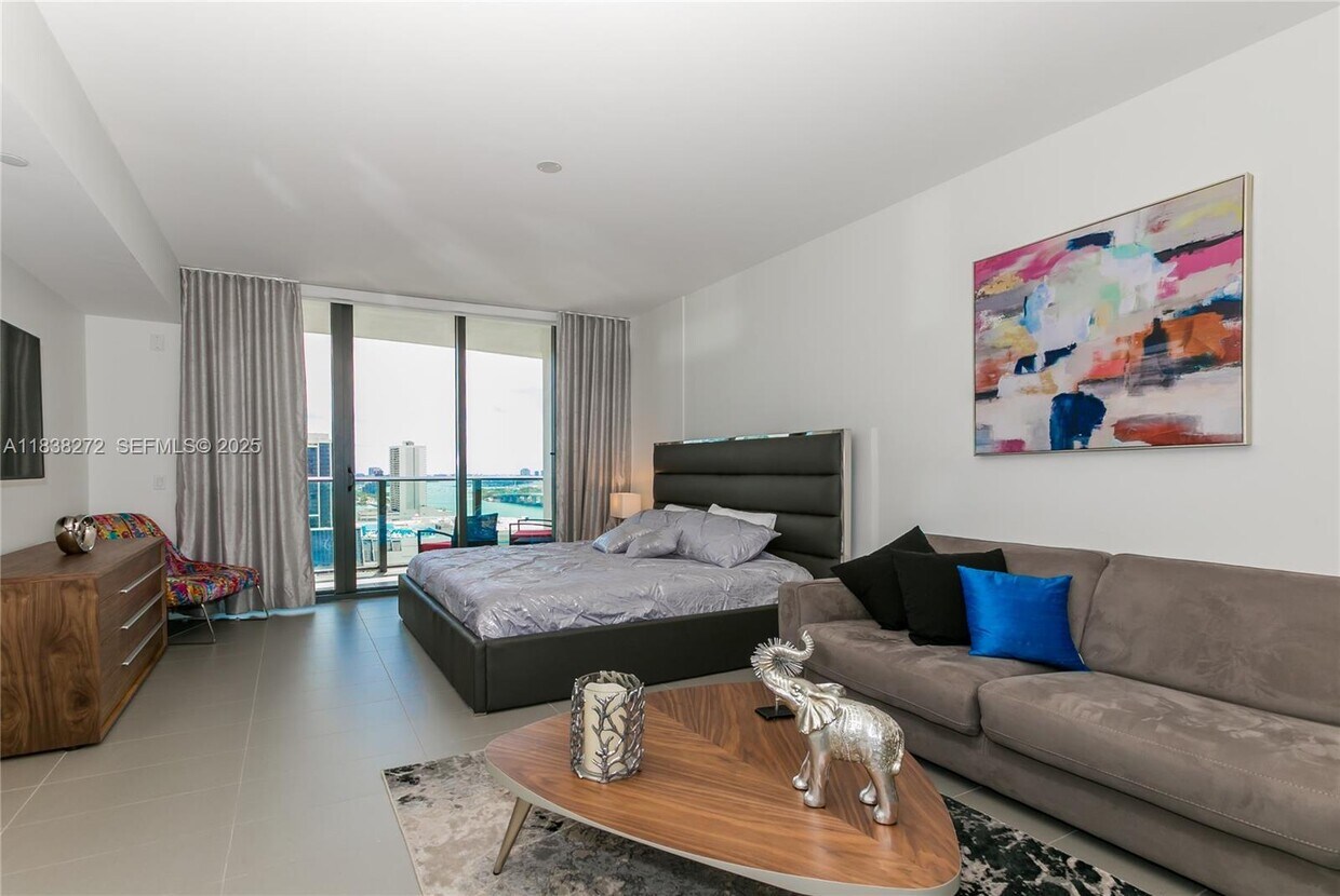 Foto principal - 1600 NE 1st Ave