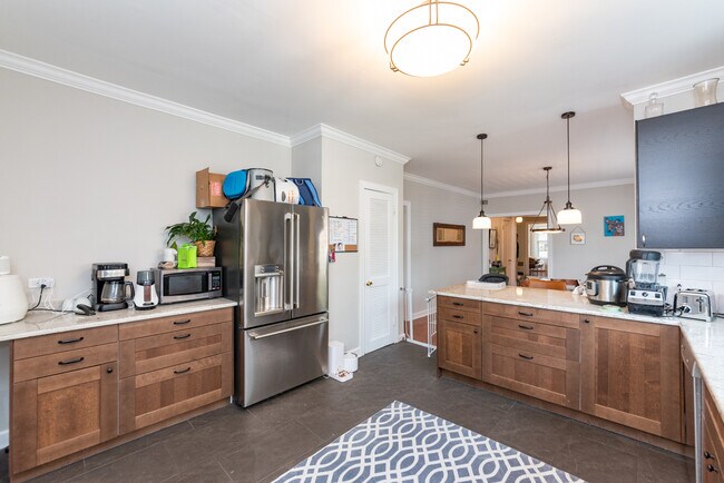 Foto del edificio - 426 S Elmwood Ave