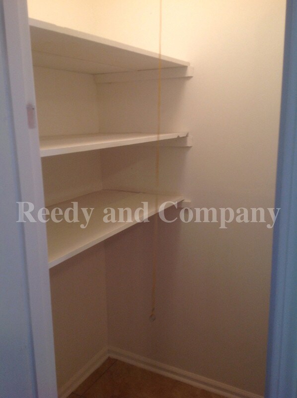 Building Photo - 868 Richland Dr