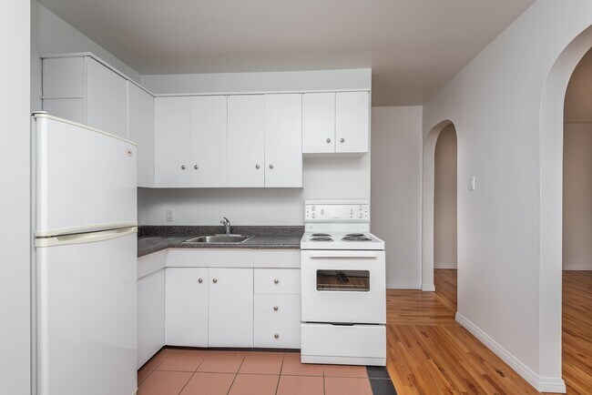 Building Photo - Westgate