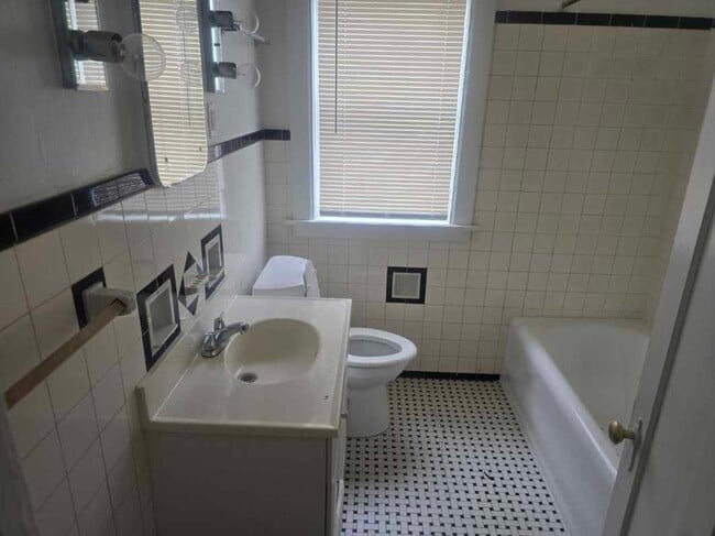 Foto del edificio - 4426 Schulte Dr