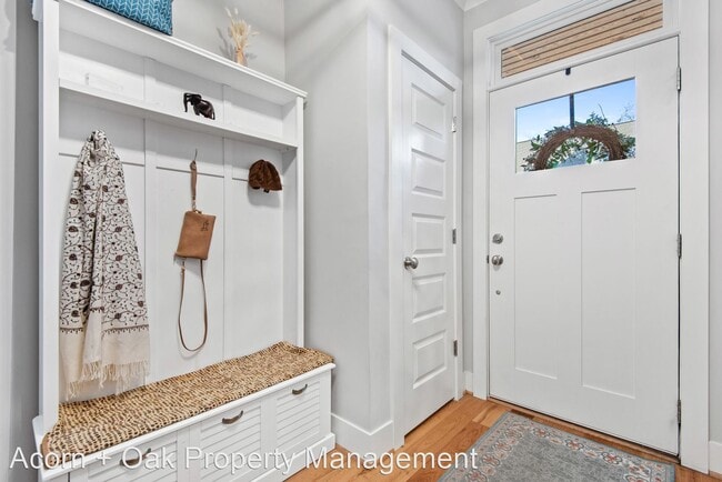 Building Photo - 3 br, 3.5 bath House - 705 Peakland Pl.