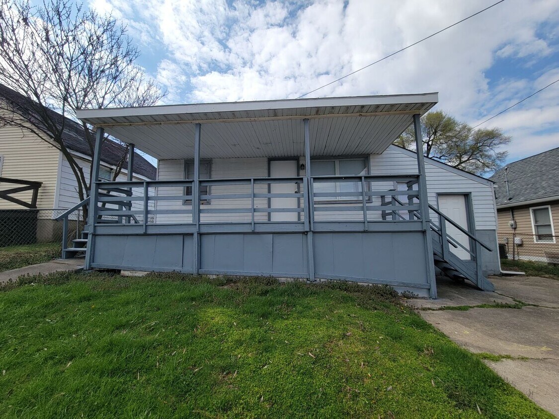 Primary Photo - 2029 Pater Ave 2BR/2BA (Fairfield Twp)