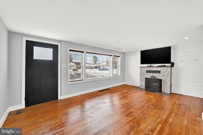 Foto del edificio - 9308 Todd Ave