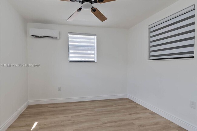 Foto del edificio - 583 NW 47th Terrace