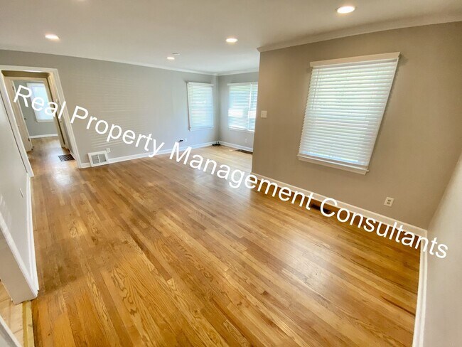 Building Photo - Charming 3-Bedroom Ranch Home in Roeland Park
