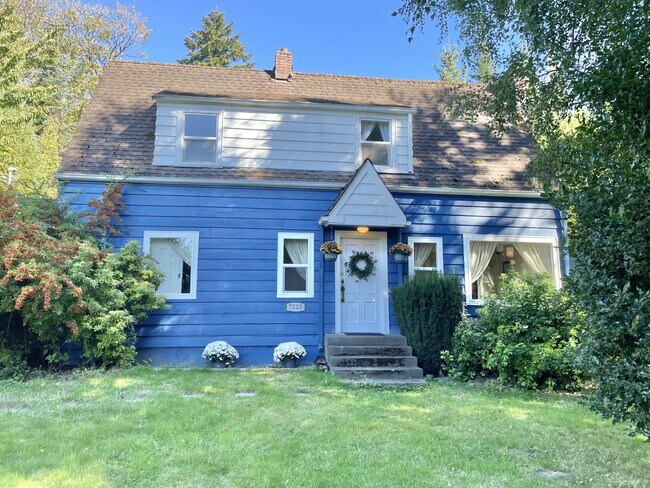 Building Photo - 7223 61st Ave SE