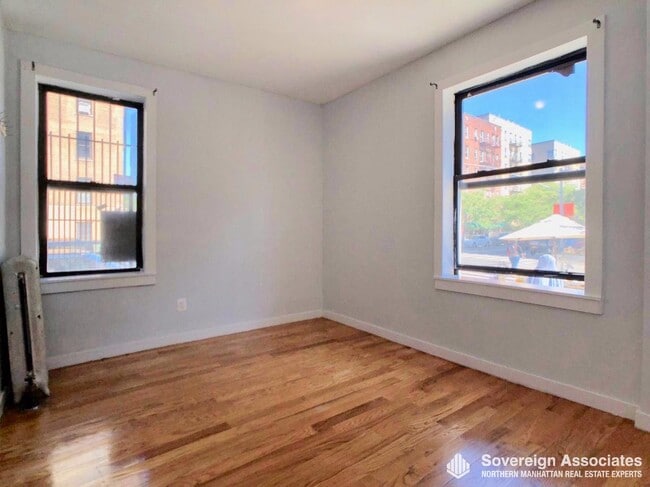 Building Photo - 518 W 204th St