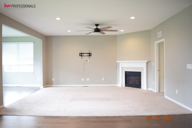 Foto del edificio - 49603 Shoreline Dr