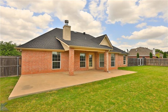Building Photo - 8501 Saddle Creek Rd