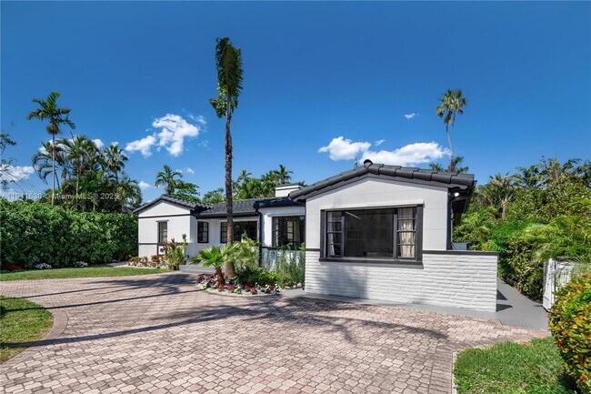 Foto del edificio - 118 E 3rd Ct