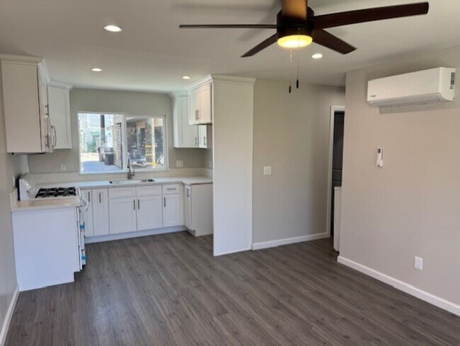 Foto del edificio - 2516 E Anaheim St