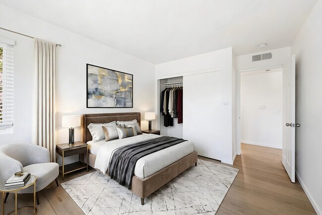 Foto del edificio - 4810 S La Brea Ave