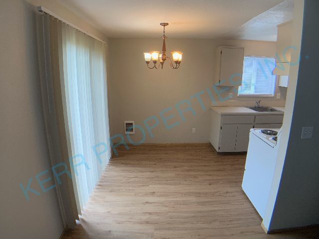 Foto del edificio - Charming 2-Bedroom Multiplex in Portland w...