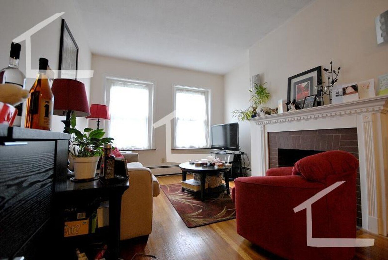 Primary Photo - BEAUTIFUL 2 BED IN BROOKLINE!!!! VERY GOOD...