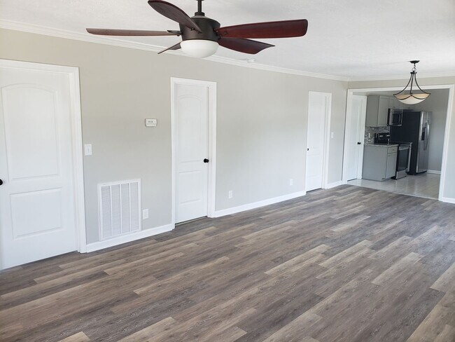 Foto del edificio - 904 Snow St