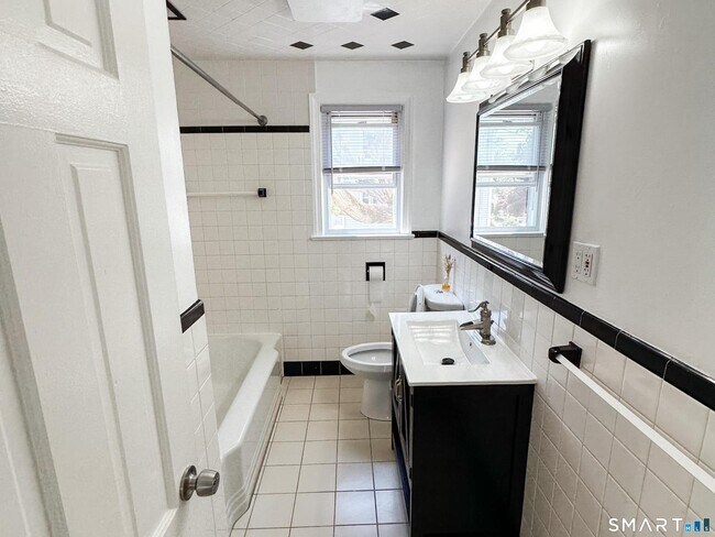 Foto del edificio - 439 Henry Ave Ext