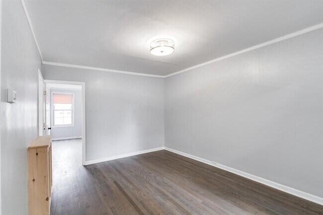Building Photo - 138 70th St