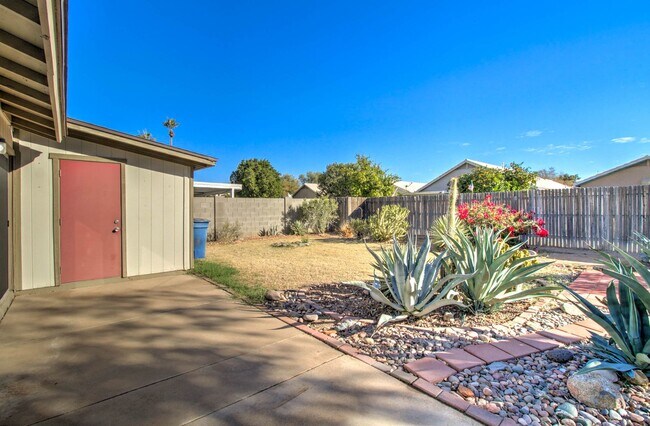 Building Photo - 3 Bedroom + 2 Bathroom + 1 Car Carport in ...