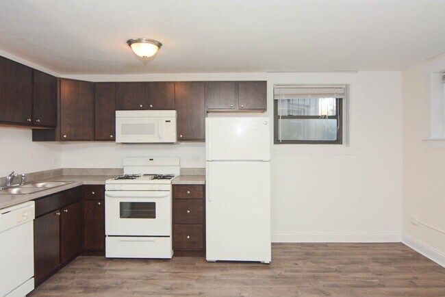 Foto del edificio - 2526 N Kedzie Blvd