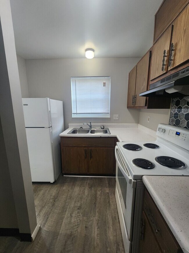 Foto del edificio - Spacious 2-Bedroom Townhome – Move-In Ready!