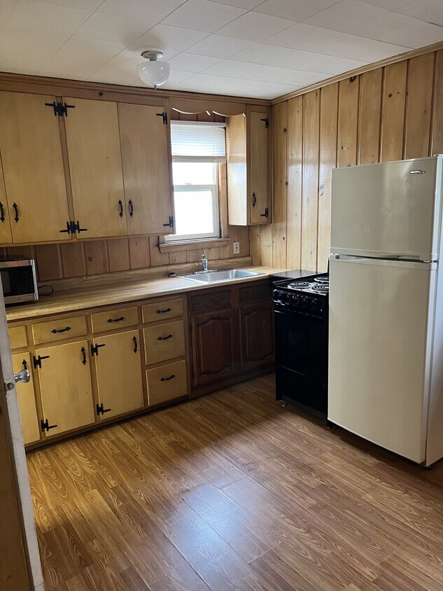Primary Photo - 1437 Bellinger St