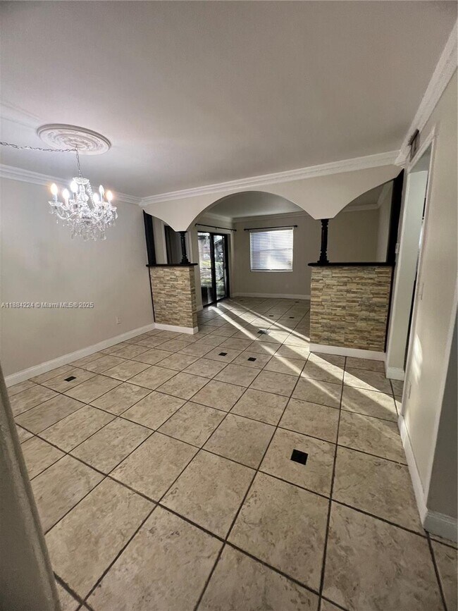 Building Photo - 9810 Hammocks Blvd