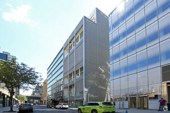 Foto del edificio - Metal Shutter Houses