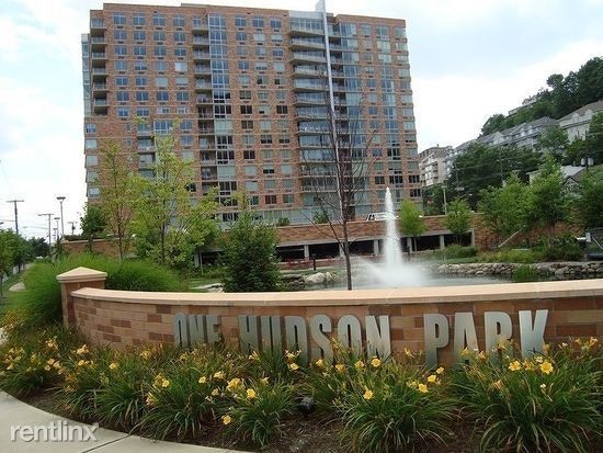 Building Photo - 209 Hudson Park