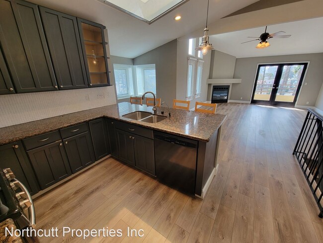 Building Photo - 2 br, 2 bath House - 508 West Kalmia St. #2