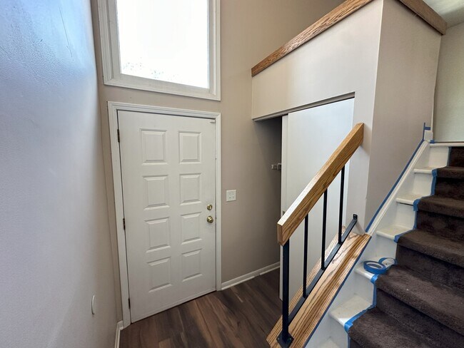 Building Photo - 276 Sioux Dr