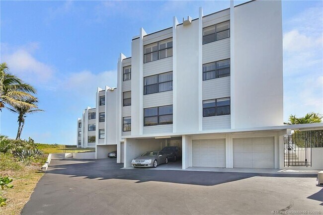 Building Photo - 1289 NE Ocean Blvd