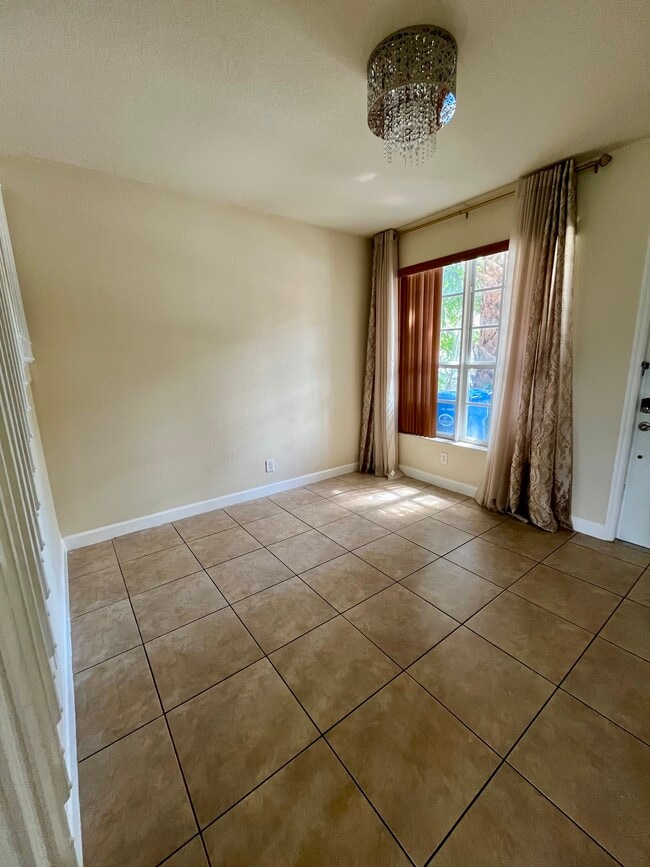 Foto del edificio - 3161 NW 33rd St