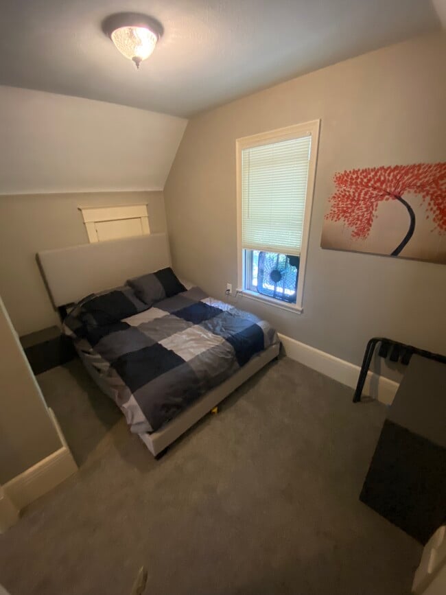 Foto del edificio - 1467 Charles Ave