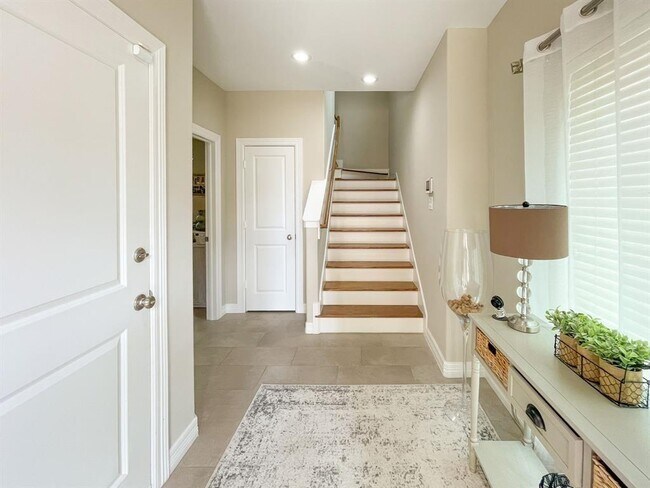 Building Photo - 3800 Center St