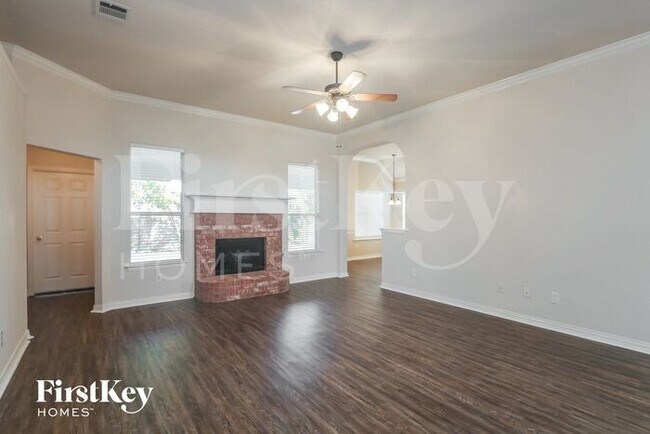 Foto del edificio - 116 Elmwood Trail