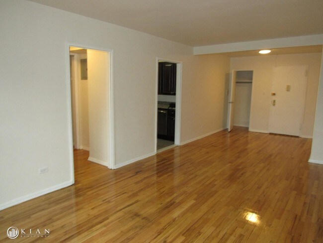 Building Photo - 14345 Sanford Ave