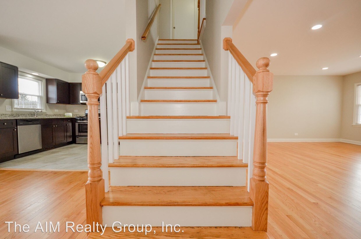 Building Photo - 3021 S Lynn Ct