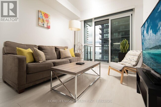 Photo du bâtiment - 2220 Lake Shore Blvd W