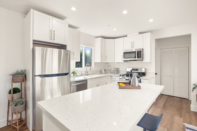 Building Photo - 5217 Coringa Dr