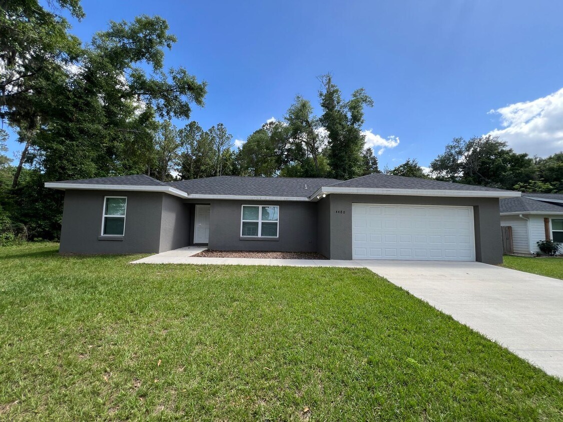 Primary Photo - Charming 3 Bedroom, 2 Bathroom Home!!!