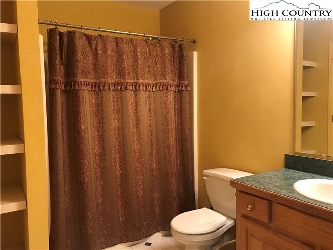Foto del edificio - 472 Laurel Mountain Estates Dr